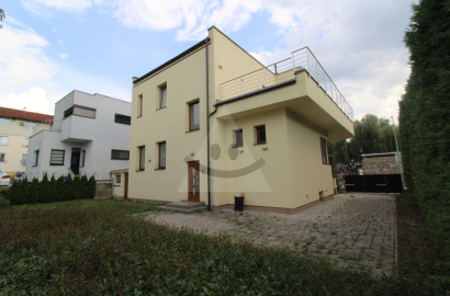 House with two apartments and parking area / 460 m2 / - Žilina (Center - Old Town)